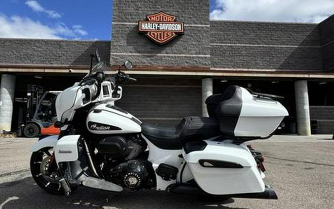 2021 Indian Motorcycle® Roadmaster® Dark Horse® Thunder Black Smoke