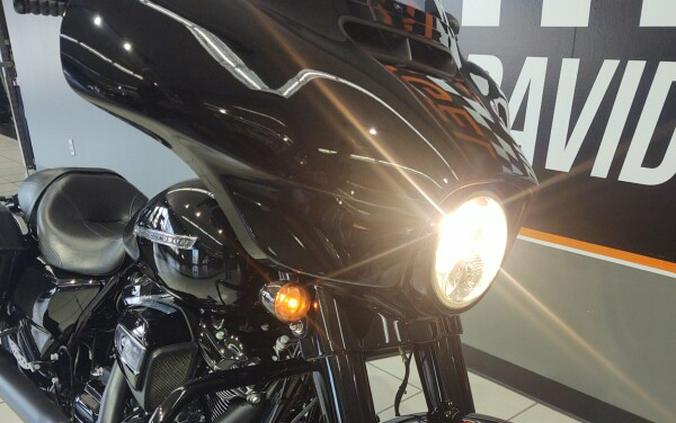 2019 Harley-Davidson® Street Glide® Special Vivid Black – Black Finish