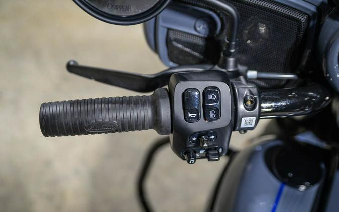 2024 Indian Motorcycle Chieftain® Dark Horse® Icon with PowerBand Audio Package