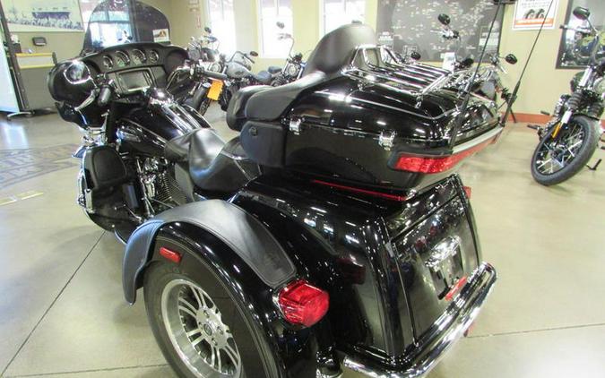 2017 Harley-Davidson® FLHTCUTG - Tri Glide® Ultra