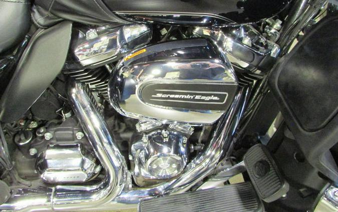 2017 Harley-Davidson® FLHTCUTG - Tri Glide® Ultra