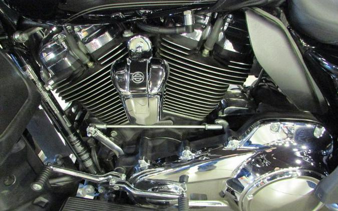 2017 Harley-Davidson® FLHTCUTG - Tri Glide® Ultra