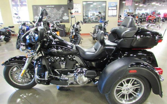 2017 Harley-Davidson® FLHTCUTG - Tri Glide® Ultra