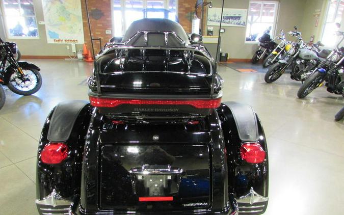 2017 Harley-Davidson® FLHTCUTG - Tri Glide® Ultra