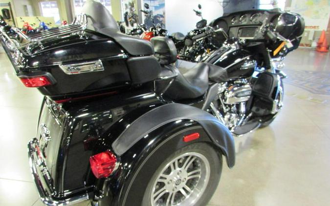2017 Harley-Davidson® FLHTCUTG - Tri Glide® Ultra