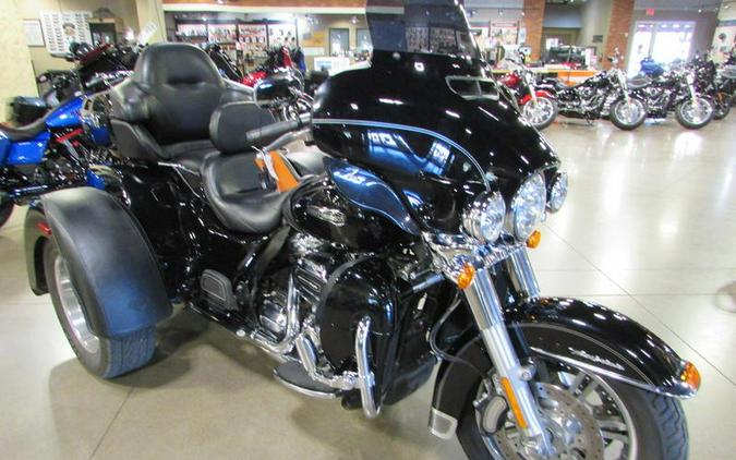 2017 Harley-Davidson® FLHTCUTG - Tri Glide® Ultra
