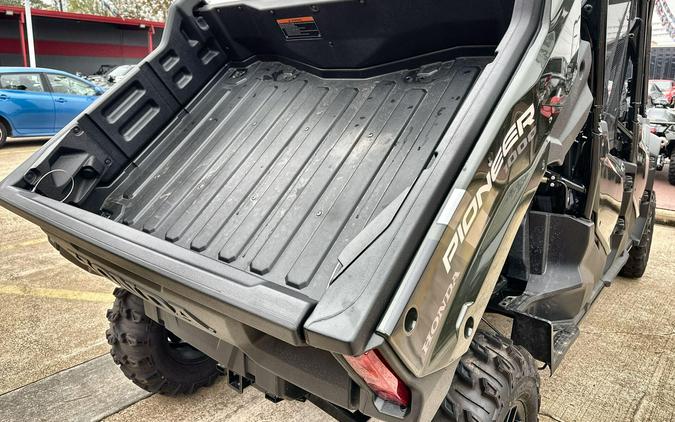 2025 Honda PIONEER 1000-6 DLX CREW