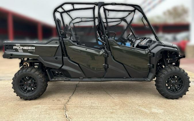 2025 Honda PIONEER 1000-6 DLX CREW