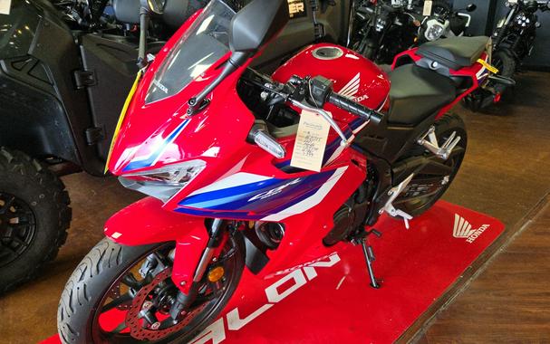 2025 Honda CBR500R ABS