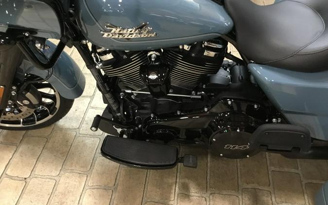 2024 Harley-Davidson® Road Glide® 3 Sharkskin Blue - Black Finish