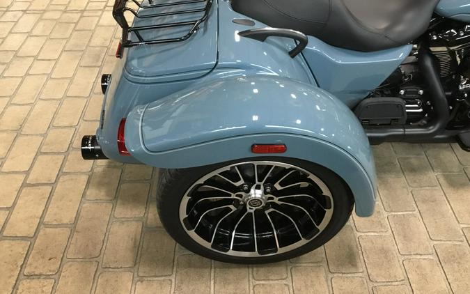 2024 Harley-Davidson® Road Glide® 3 Sharkskin Blue - Black Finish