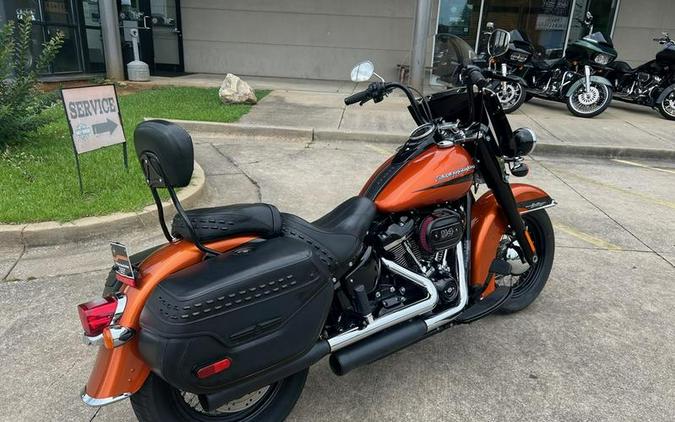 2020 Harley-Davidson® FLHCS - Heritage Classic 114