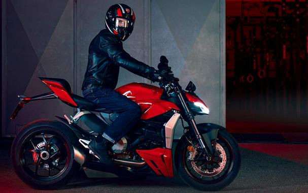 2024 Ducati Streetfighter V2 Red