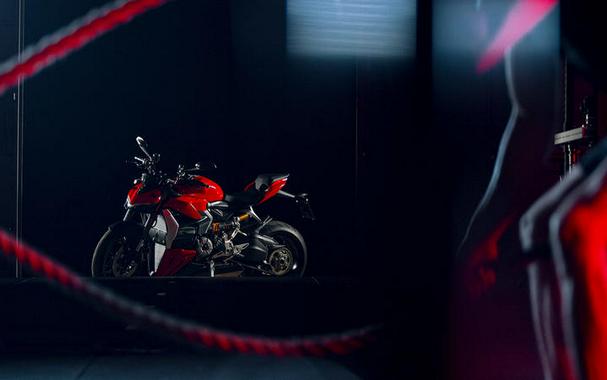 2024 Ducati Streetfighter V2 Red