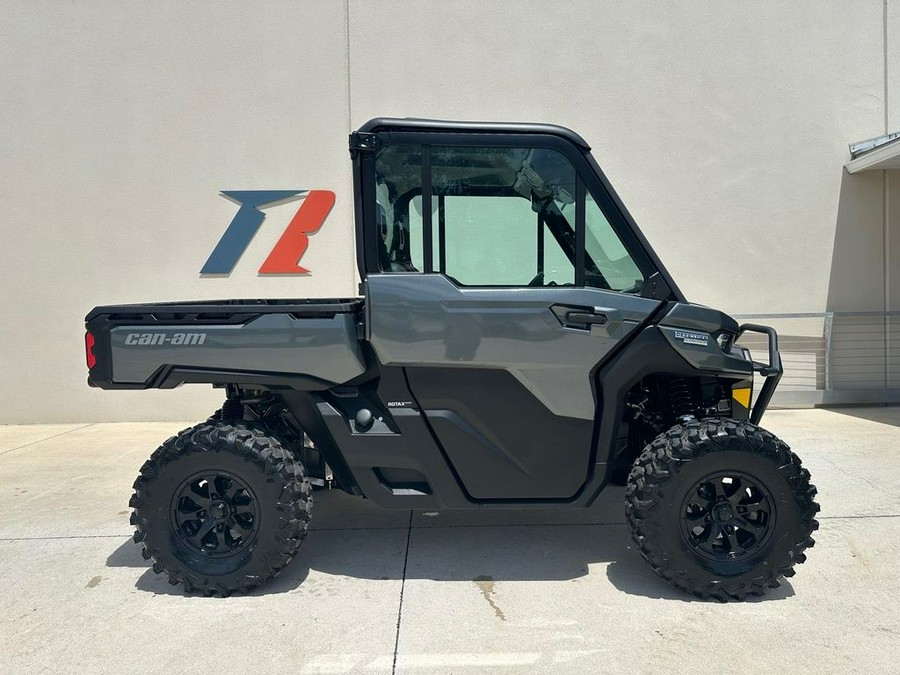 2024 Can-Am™ Defender Limited HD10