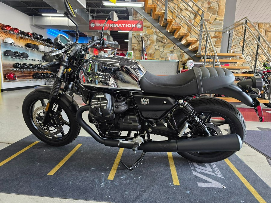 2025 Moto Guzzi V7 Stone