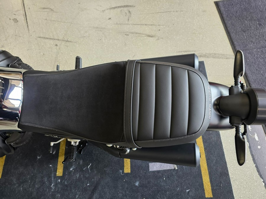 2025 Moto Guzzi V7 Stone