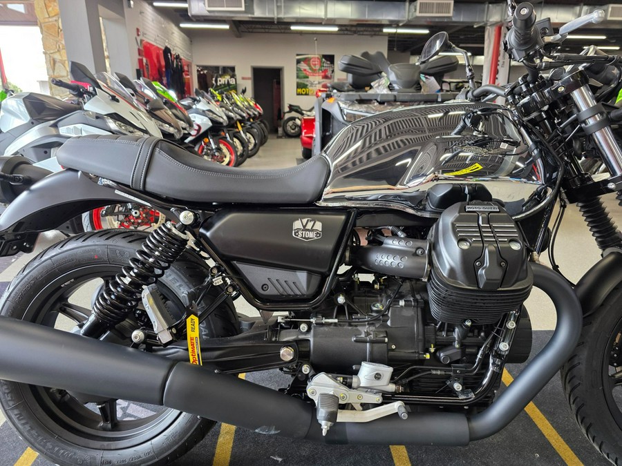 2025 Moto Guzzi V7 Stone