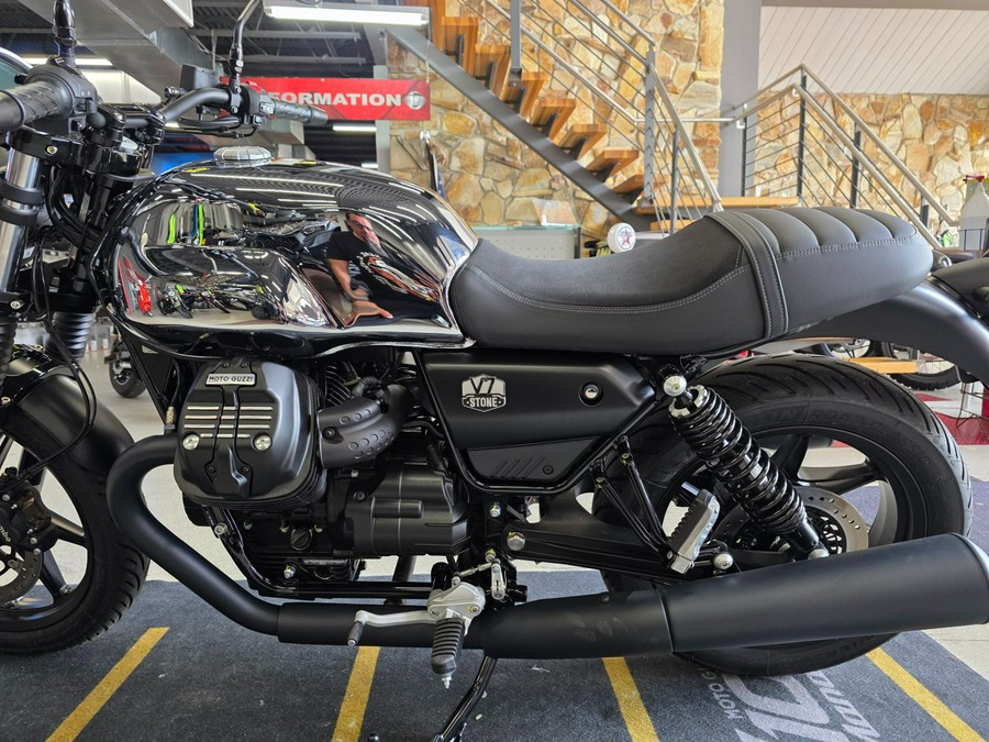 2025 Moto Guzzi V7 Stone