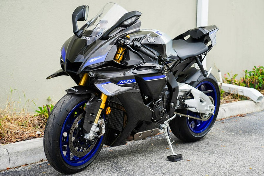 2025 Yamaha YZF-R1M