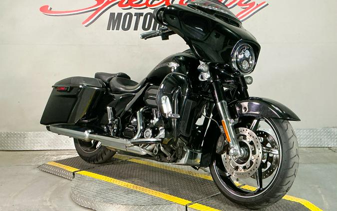 2016 Harley-Davidson CVO™ Street Glide®