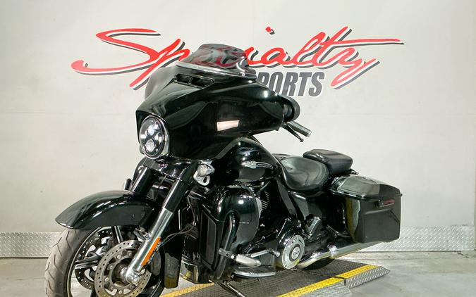 2016 Harley-Davidson CVO™ Street Glide®