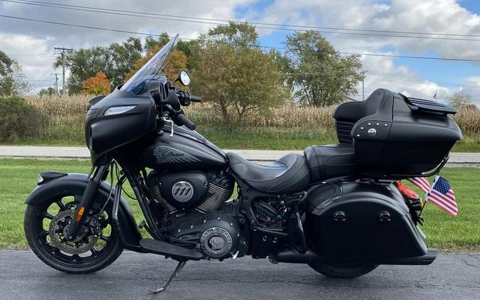 2018 Indian Motorcycle® Chieftain® Dark Horse® ABS Thunder Black Smoke