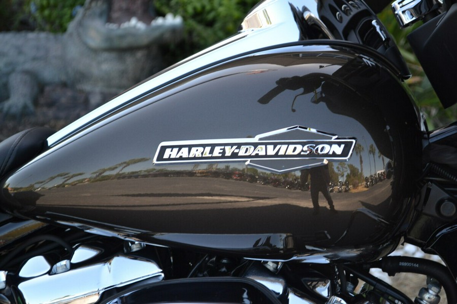 2021 Harley-Davidson Street Glide River Rock Gray - FLHX