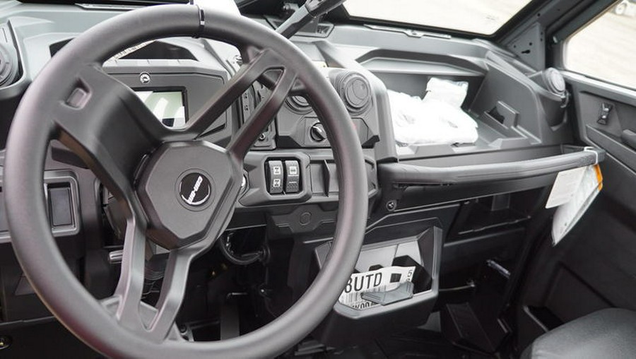 2026 Can-Am® Defender DPS CAB HD9 Compass Green