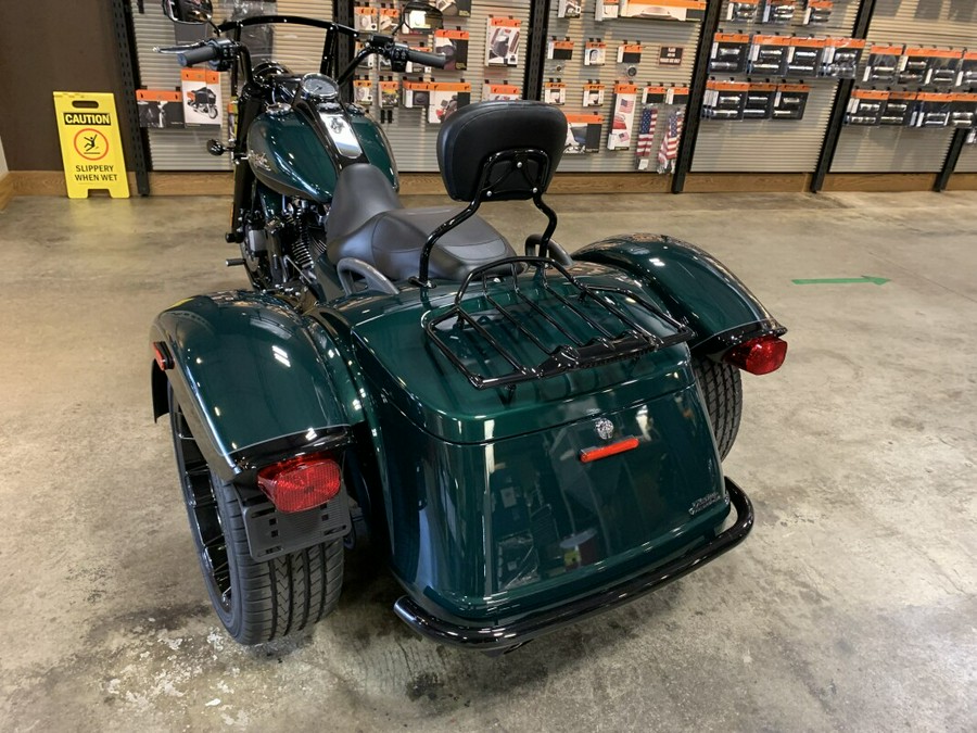 Harley-Davidson® Freewheeler® 2024 FLRT Alpine Green / Vivid Black