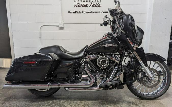 2018 Harley-Davidson FLHX - Street Glide