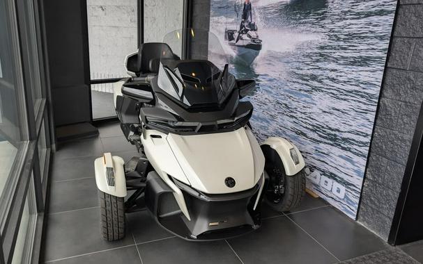 2026 Can-Am RD SPYDER RT STS 1330 SE6 WH SE 26 Base