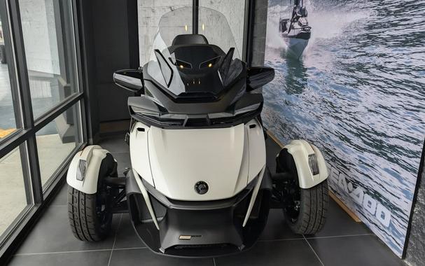2026 Can-Am RD SPYDER RT STS 1330 SE6 WH SE 26 Base