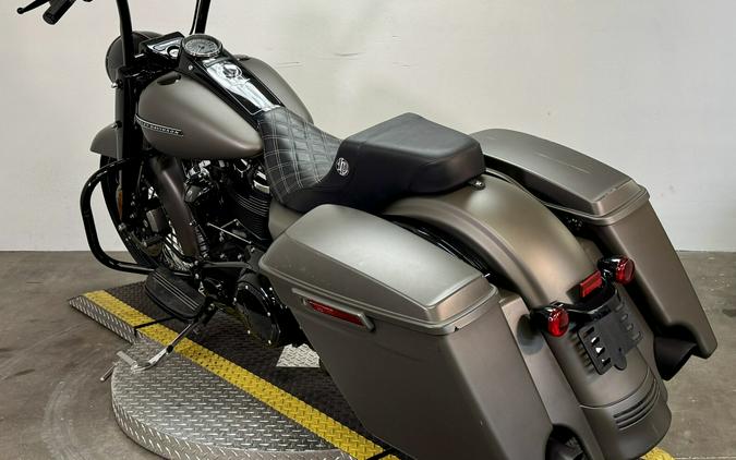 FLHRXS 2018 Road King® Special