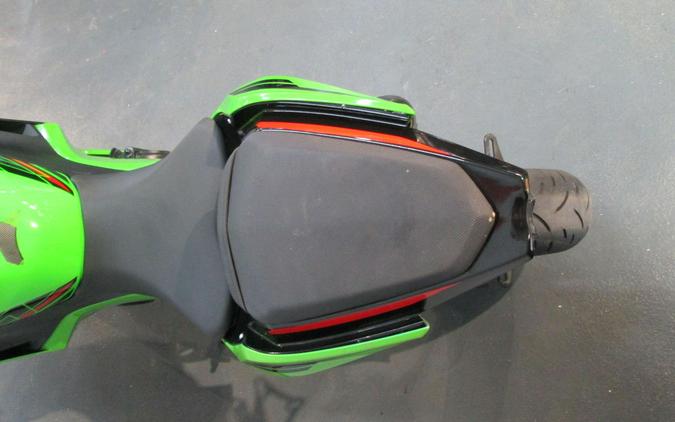 2023 Kawasaki Ninja® 400 KRT Edition ABS