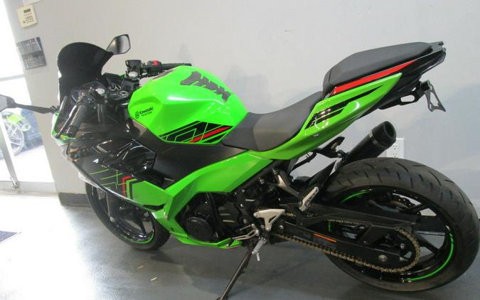 2023 Kawasaki Ninja® 400 KRT Edition ABS