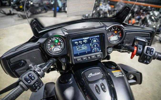 2023 Indian Motorcycle Roadmaster® Dark Horse®