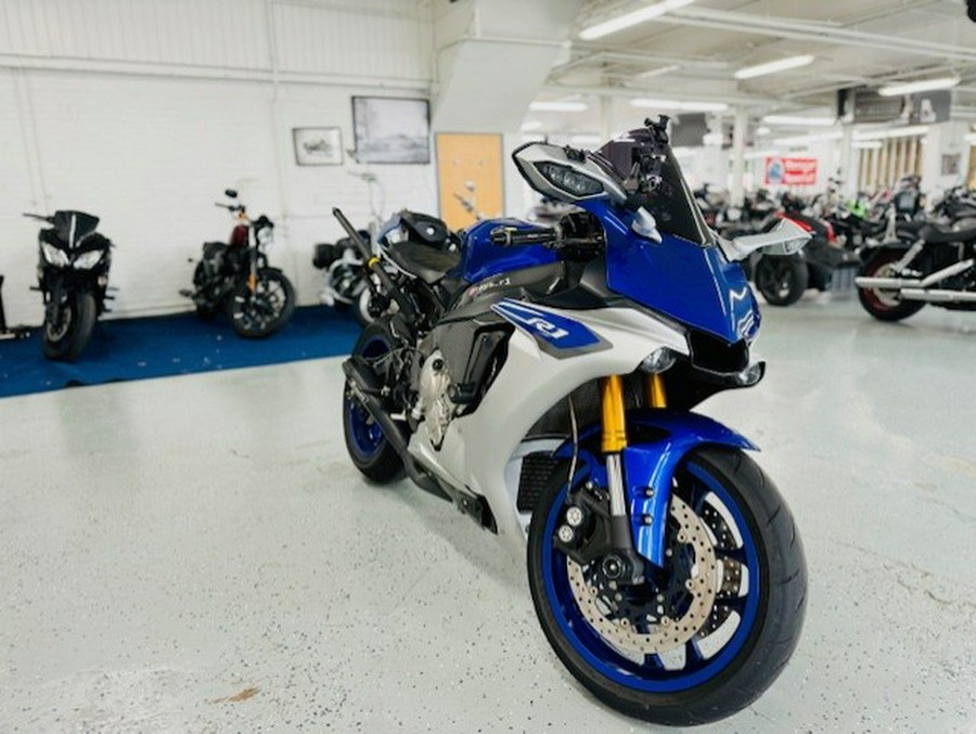 2015 Yamaha YZF-R1