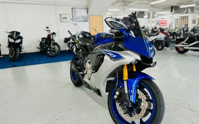 2015 Yamaha YZF-R1