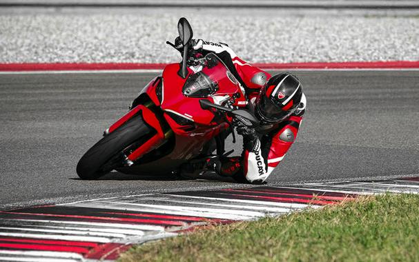 2024 Ducati Supersport 950 S Red