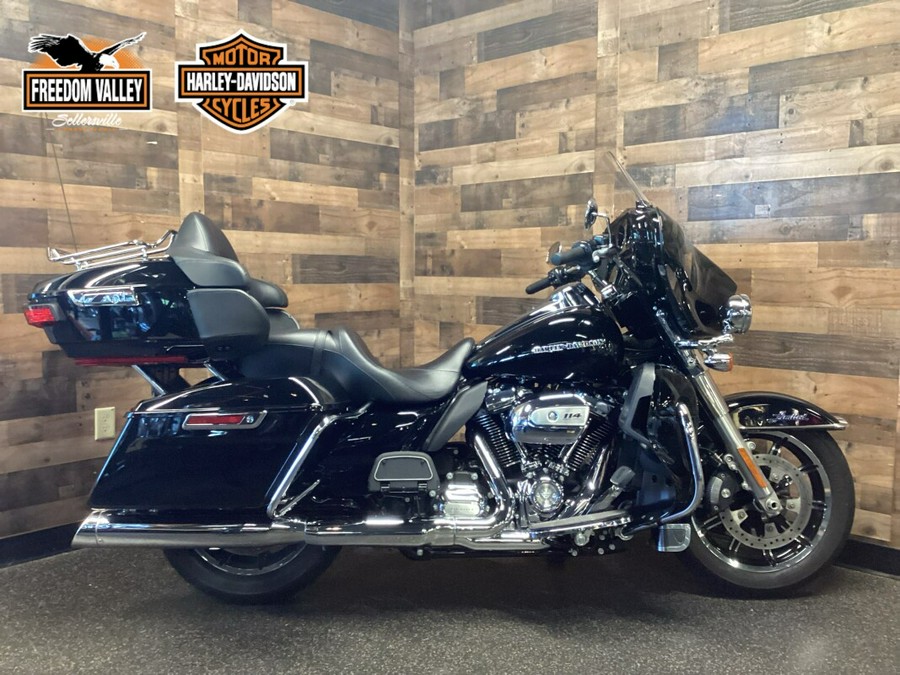 2019 Harley-Davidson Ultra Limited Vivid Black FLHTK