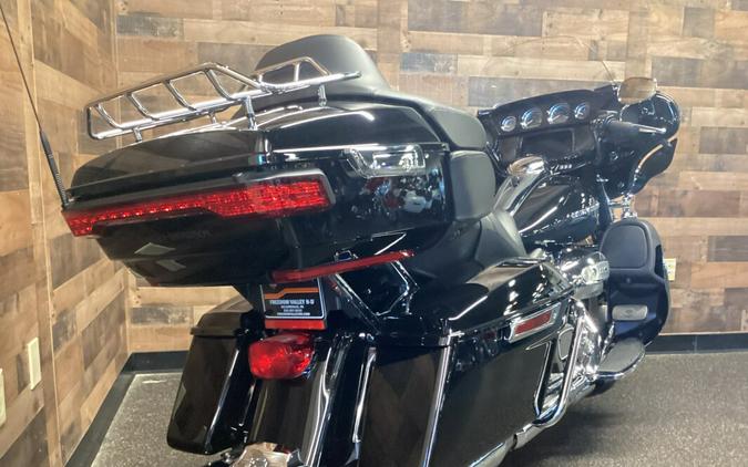 2019 Harley-Davidson Ultra Limited Vivid Black FLHTK