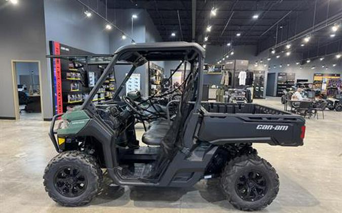 2025 Can-Am Defender DPS HD9