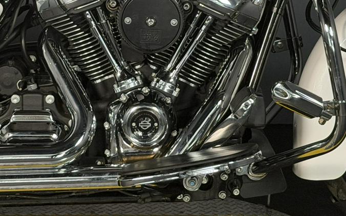 2017 FLHXS Street Glide® Special