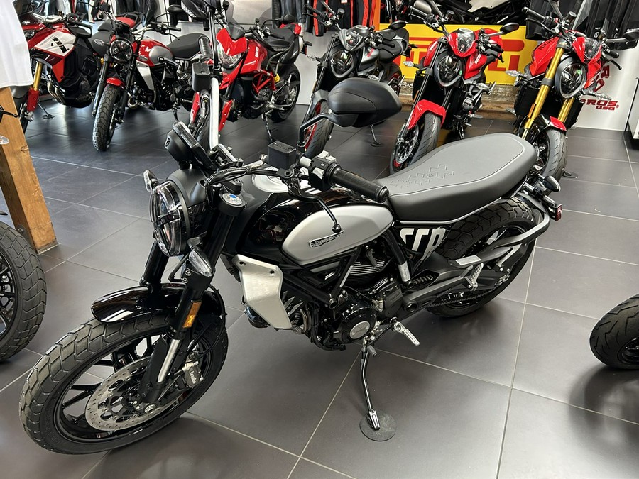 2024 Ducati Scrambler Icon (2G) - Black/Red/Yellow
