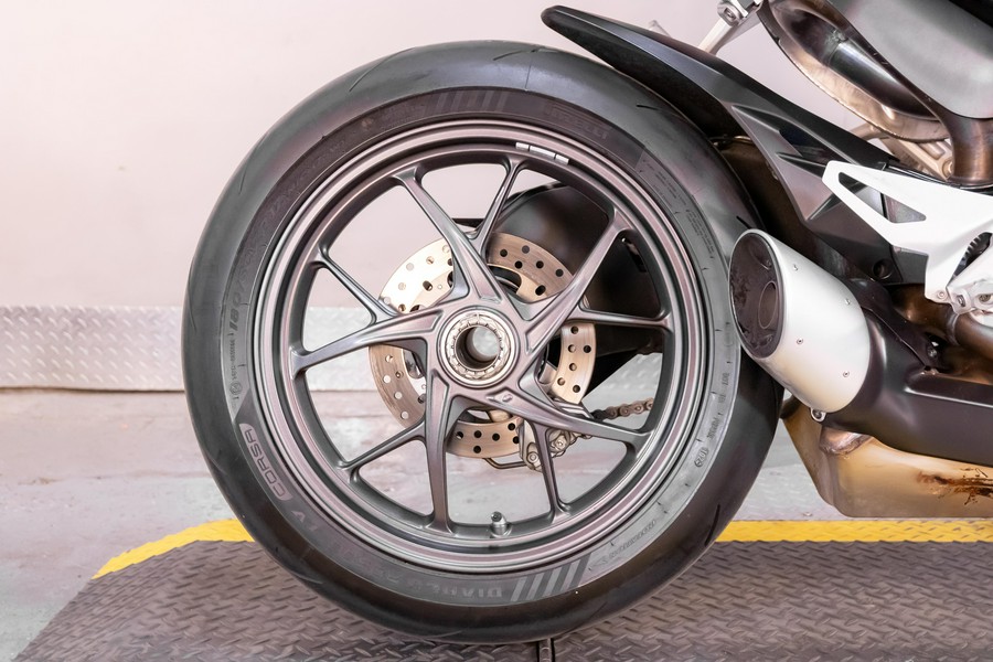 2022 Ducati Streetfighter V2