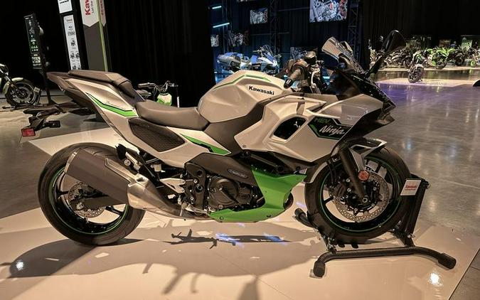 2024 Kawasaki Ninja® 7 Hybrid ABS