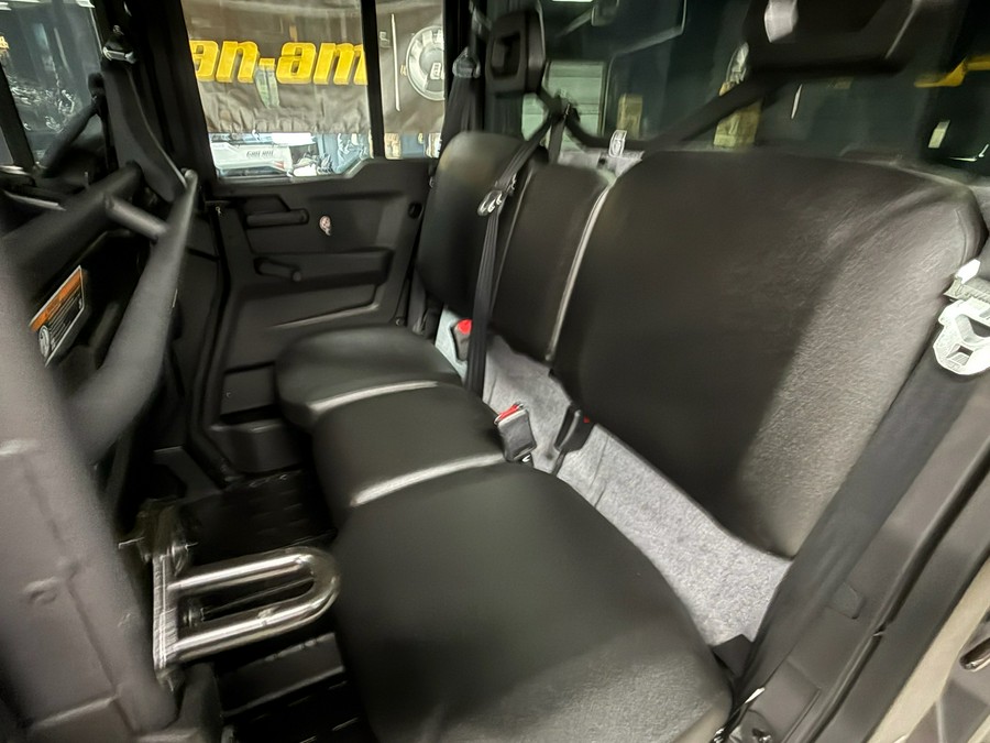 2027 Can-Am Defender MAX DPS CAB HD10