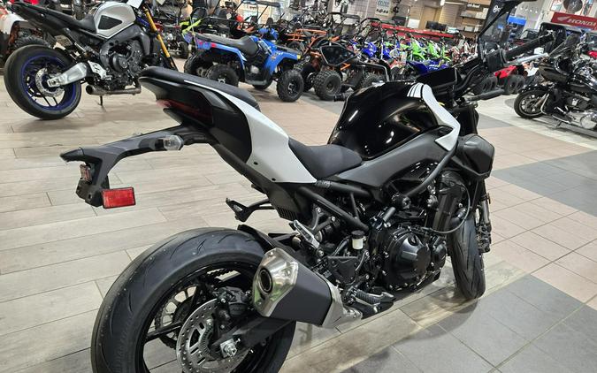 2026 KAWASAKI Z900 ABS