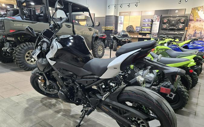 2026 KAWASAKI Z900 ABS